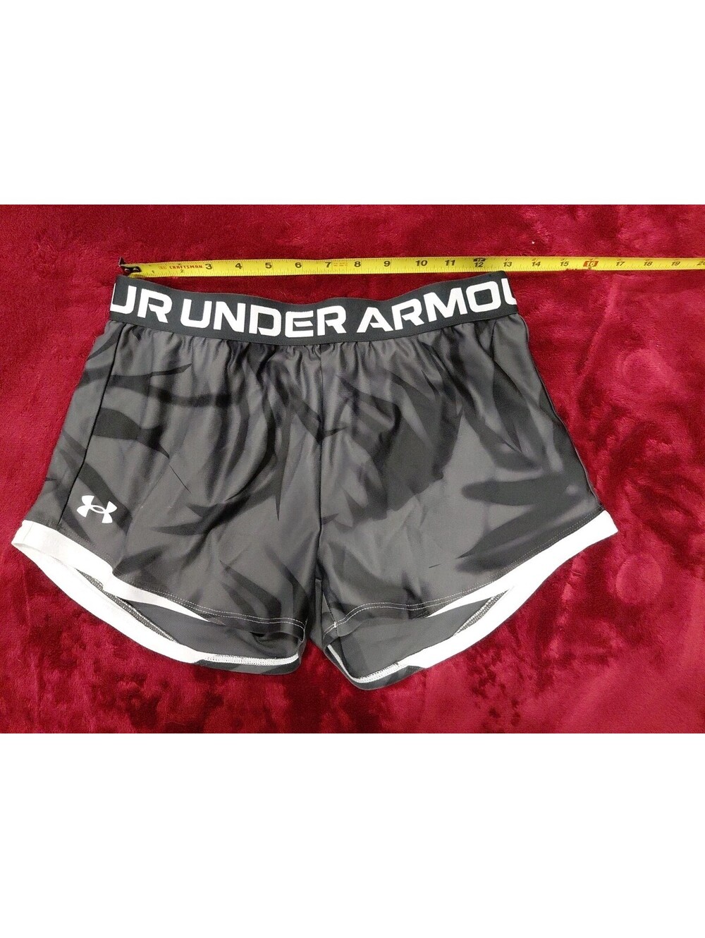 Under Armour Running Shorts Youth Large